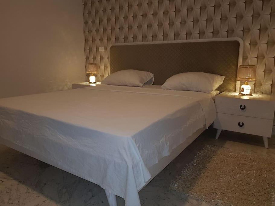 Lovely Apartment Near Tunis Mall - Lac2 Tunis Luaran gambar