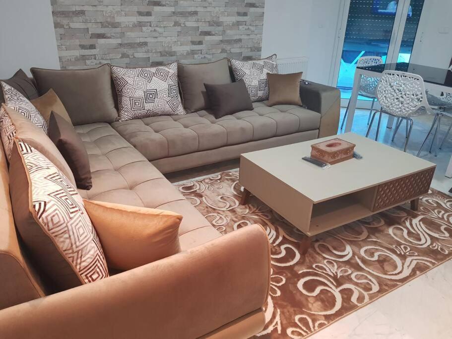 Lovely Apartment Near Tunis Mall - Lac2 Tunis Luaran gambar